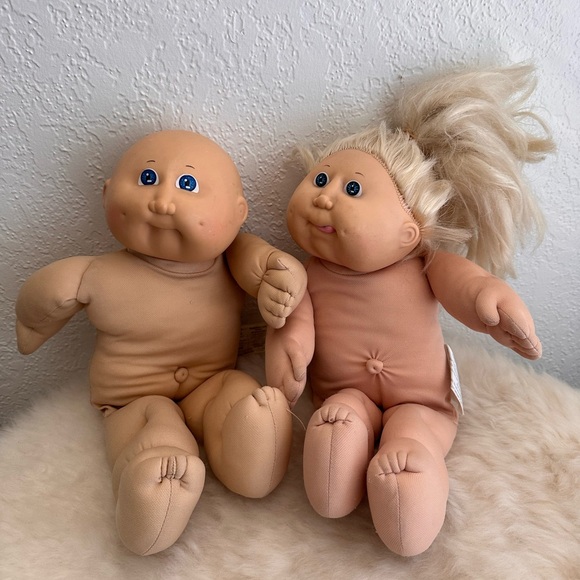 Two Cabbage Patch Kids Dolls - Picture 3 of 4
